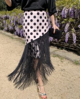 Falda lunares y flecos nude