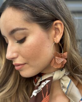 Pendiente Aro flor camel