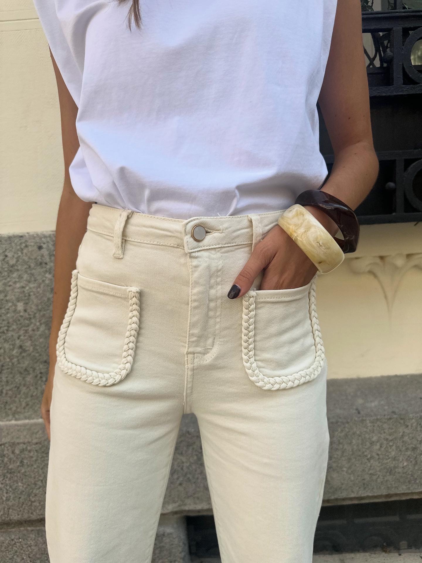 1B4BB801-907A-40D7-8A84-3C01893F8F41