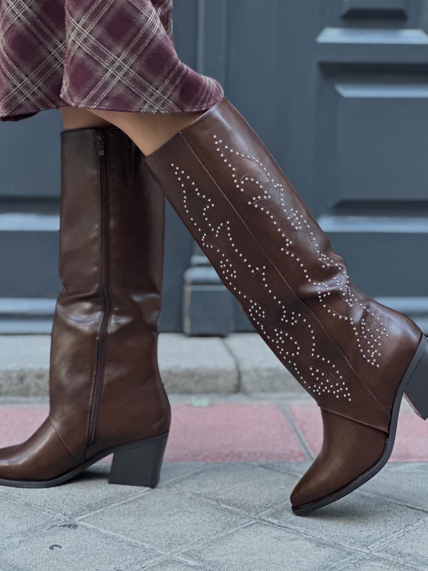 9C4620FC-E13F-4D84-A1EE-26892BAC30AA