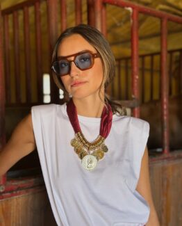 Collar pañuelo y moneda