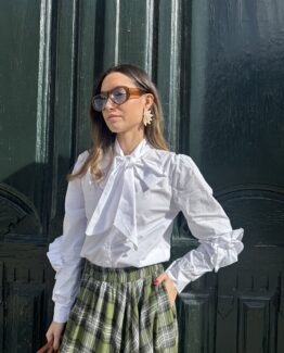 Camisa aplicación flor