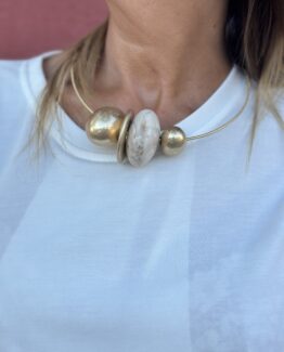Collar vera